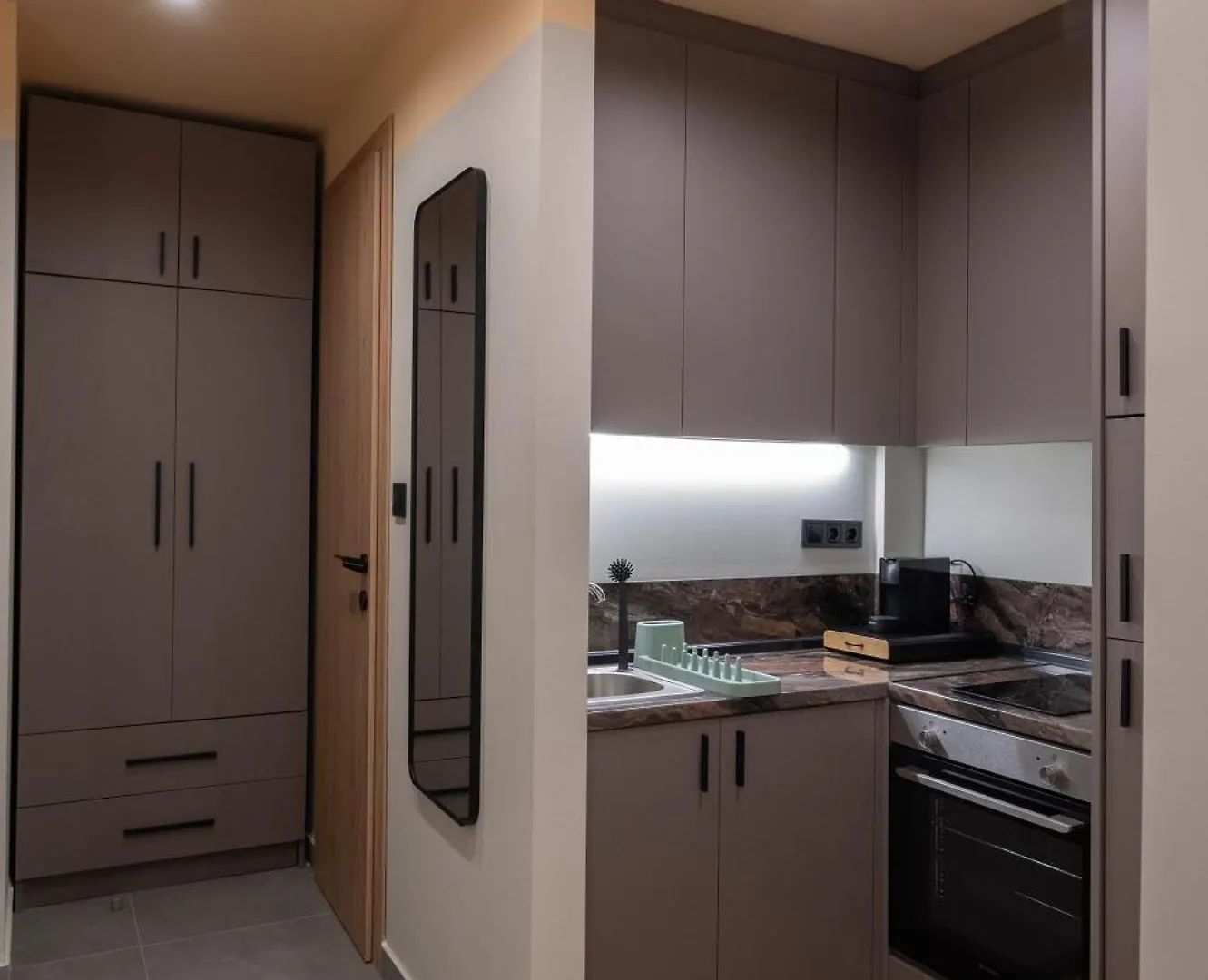 Ermou Boutique Suites By Nest テッサロニキ ギリシャ