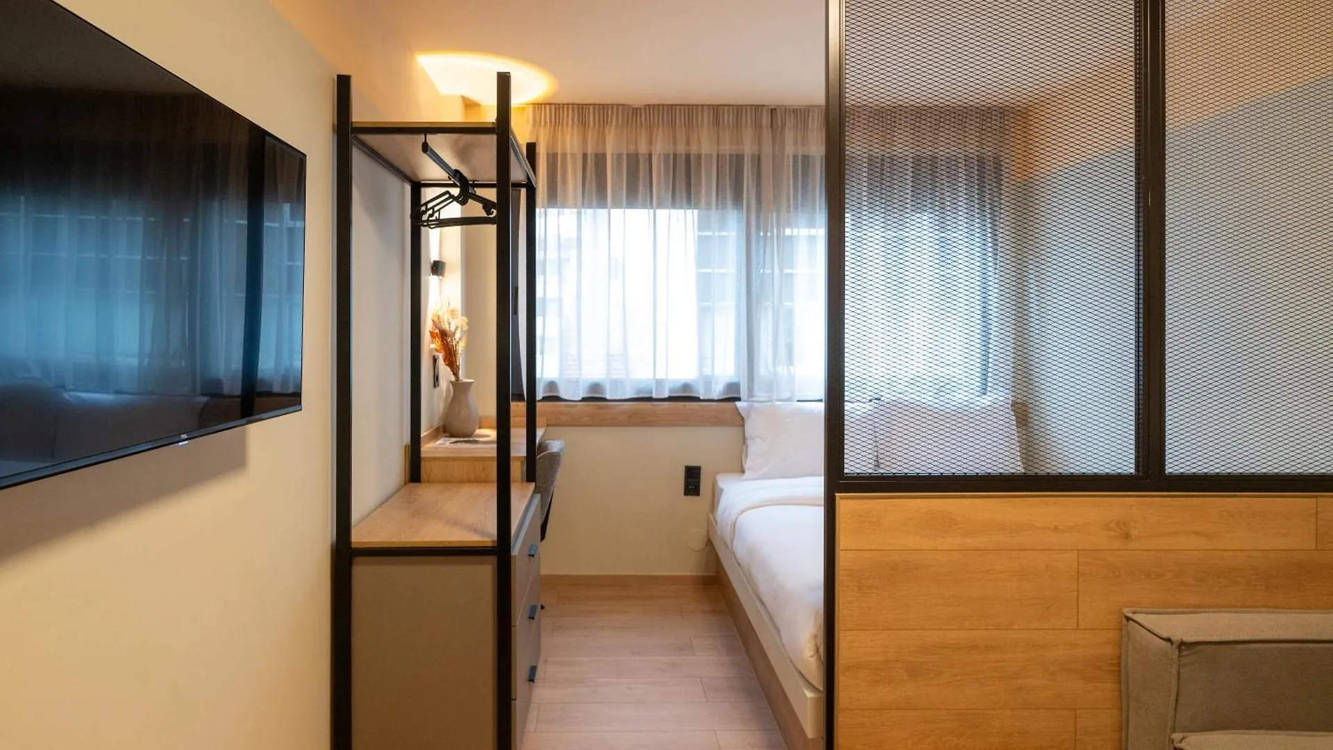 アパート Ermou Boutique Suites By Nest テッサロニキ