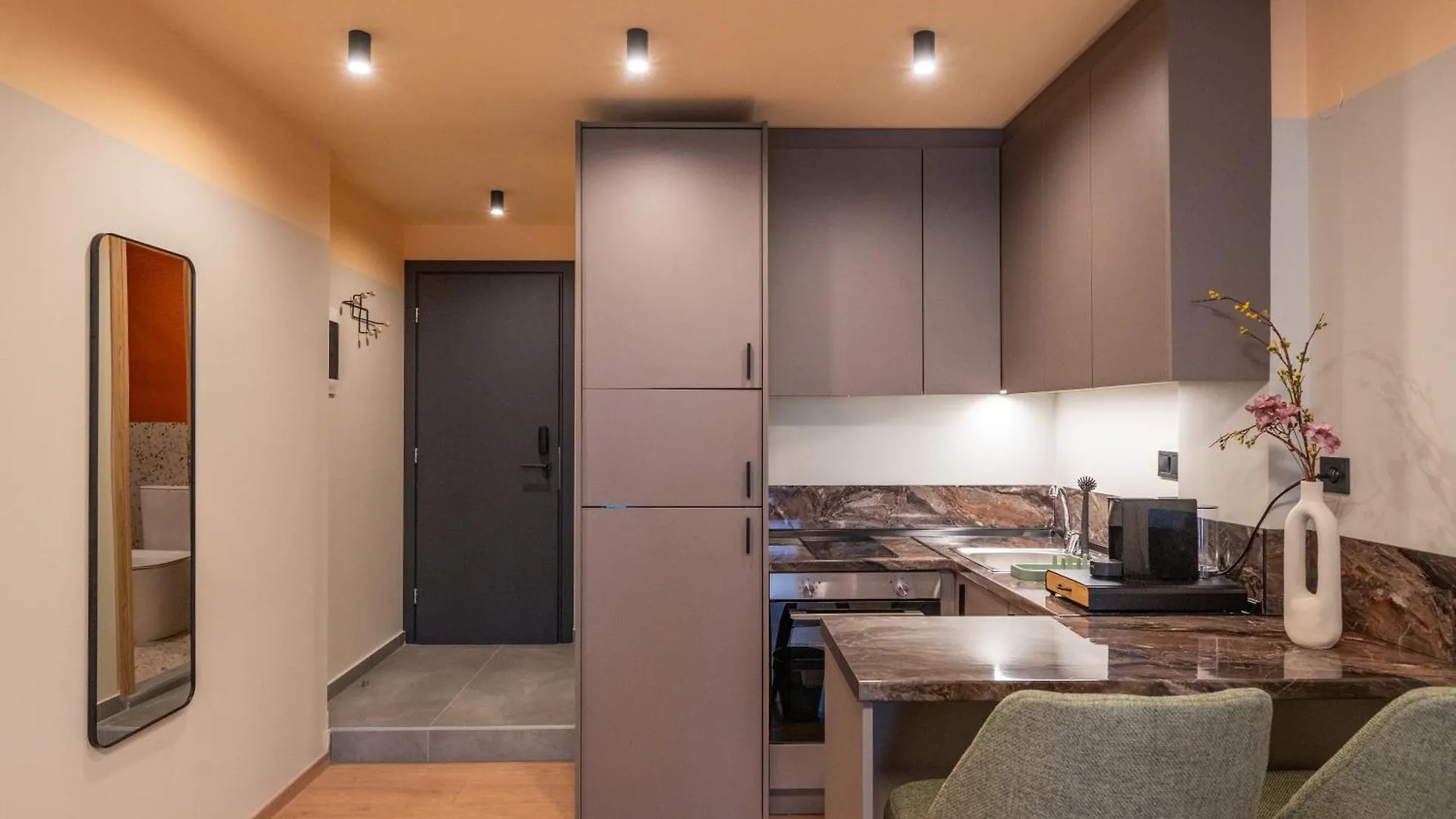 アパート Ermou Boutique Suites By Nest テッサロニキ