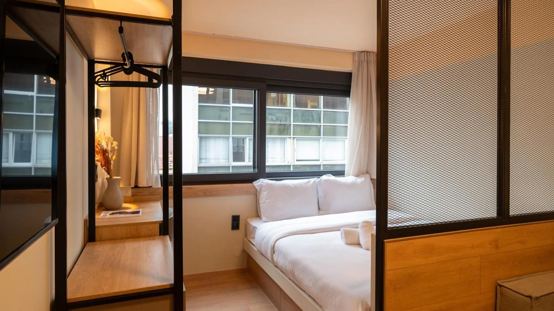 Ermou Boutique Suites By Nest テッサロニキ アパート